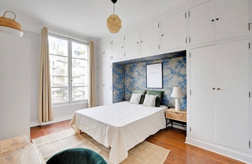 15th Arrondissement Resort | 65 m² Private room ∙ 1 bedroom ∙ 4 guests