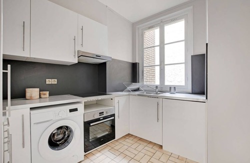 15th Arrondissement Resort | 65 m² Private room ∙ 1 bedroom ∙ 4 guests