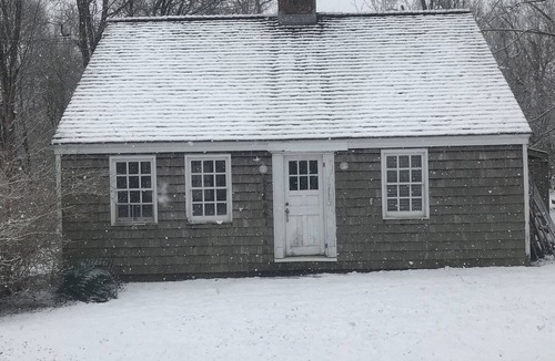 Shelter Island Cottage | 650 YARDS TO SUNSET BEACH !