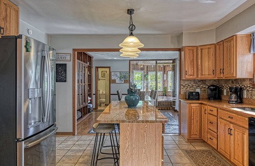Mineral House | 650ft Waterfront, Fast Fiber WiFi, Fall Weekends are booking, Boat/Jets ski too