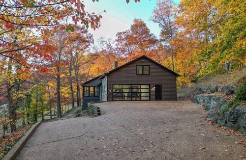 Joelton House | 65Acres HotTub, Sauna, Cold Plunge, Fishing + Golf