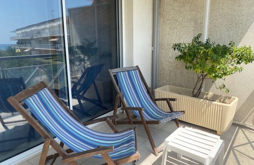 Frontignan Apartment | 65m² apartment in frontignan direct beach access on the beach