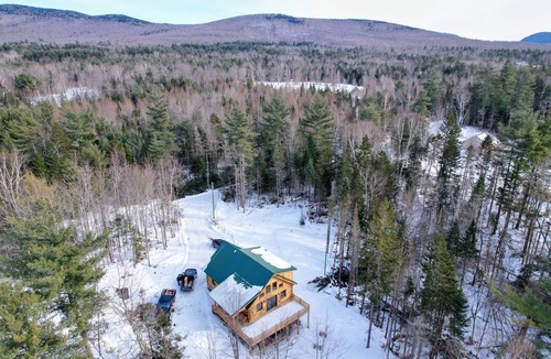 Twin Mountain Ski Chalet | 65pt New Log Cabin in Private