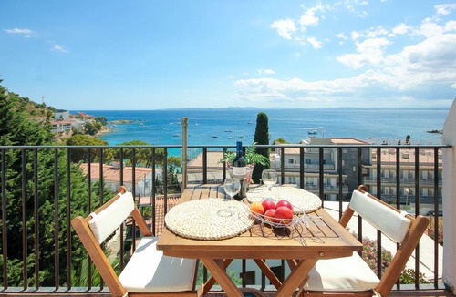 Almadraba-Canyelles Apartment | 66 m² Apartment ∙ 2 bedrooms ∙ 6 guests