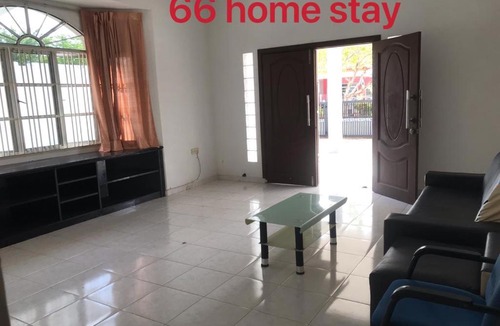 Durian Sebatang House | 66 Semi-D Homestay