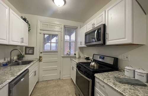 St. Louis Apartment | 6649 1E | Garden Style Studio Near Forest Park