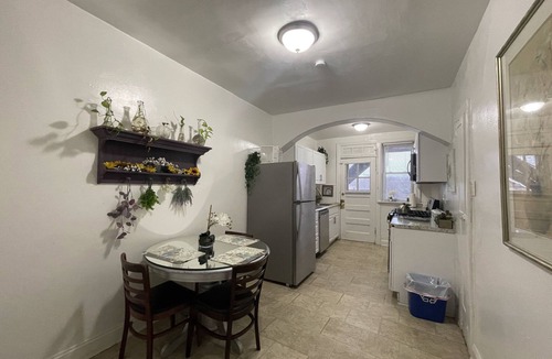 St. Louis Apartment | 6649 1E | Garden Style Studio Near Forest Park