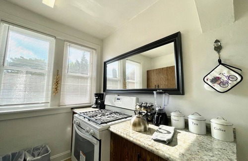 St. Louis Apartment | 6653 2S | Jewel of Central St. Louis