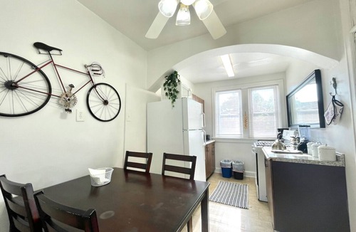 St. Louis Apartment | 6653 2S | Jewel of Central St. Louis