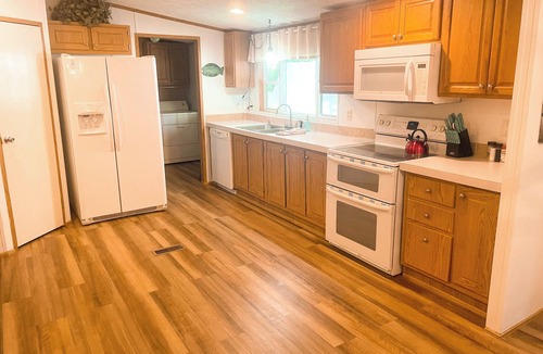 Cotter RV Rental | 669 Rainbow Landing Dr