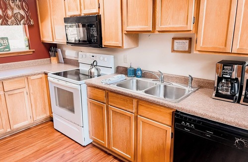 Cotter RV Rental | 669 Rainbow Landing Dr