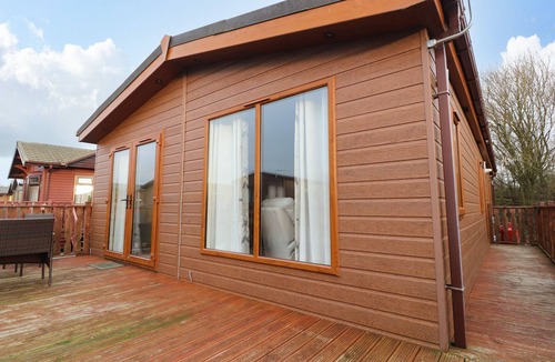 Tewitfield Cottage | 67 GRESSINGHAM, pet friendly, with pool in Warton