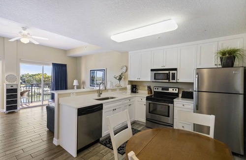 Madeira Beach Condo | 67 m² Condo ∙ 1 bedroom ∙ 4 guests