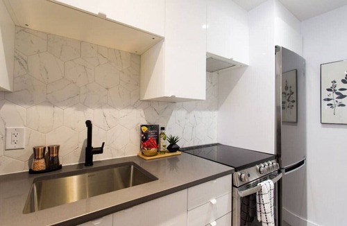 Little Italy Apartment | 6768 - 104 · Palms Little Italy Studio with full bathroom by Denstays