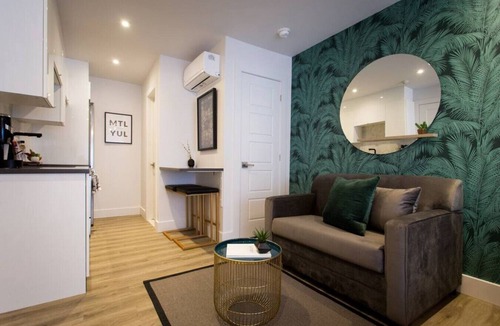 Little Italy Apartment | 6768 - 401 · Blue Tropics Studio in Little Italy with kitchen by Denstays