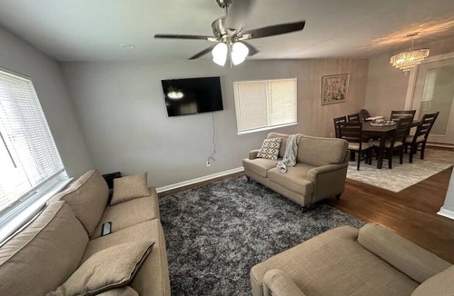 Lochearn House | 68) 4 bedroom home with a Pool!