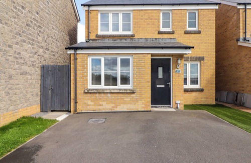 Crynant Cottage | 69 Ffordd Y Meillion