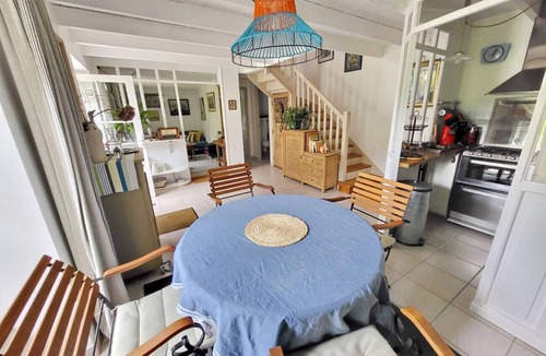 Audierne House | 690-Charming villa in a lush garden