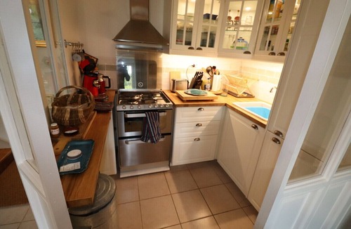 Audierne House | 690-Charming villa in a lush garden