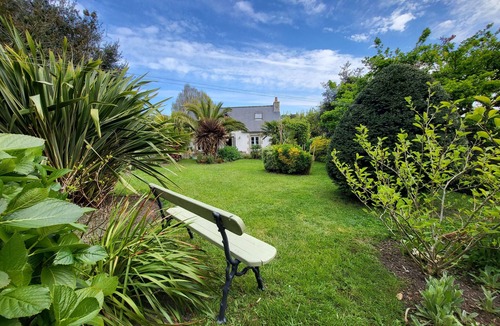 Audierne House | 690-Charming villa in a lush garden