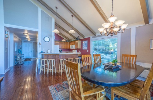 Osage Beach House | 6906 Elbow Cay - Lakefront House with Hot Tub