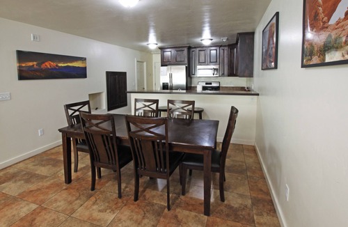 Moab South Valley House | 6A4 Relaxing Townhome, Two Car Garage, Community Pool & Hot Tub