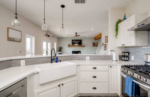 Buchanan Dam House | 6b/4.5b Pool w lake views, 3 acres, lake access