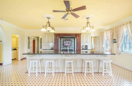 Lang Lang House | 6B Luxury Rustic Farm Manor In Lang Lang