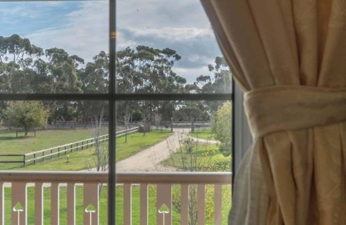 Lang Lang House | 6B Luxury Rustic Farm Manor In Lang Lang