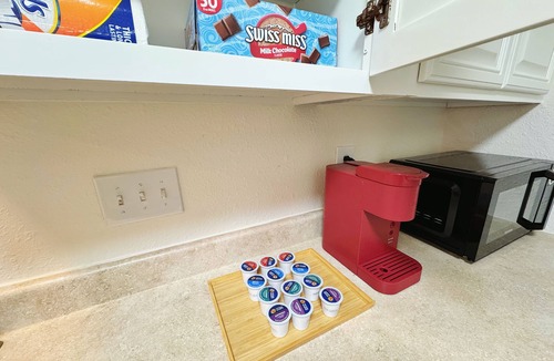 Franklin Park House | 6B4B Southeast Austin Duplex , Max 16ppl, Near SoCo, McKinney
