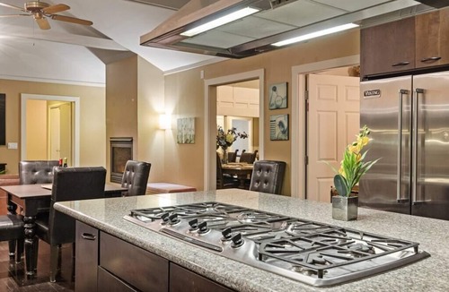 Sleepy Hollow House | 6BD/4BA Villa | Saltwater Pool + BBQ + Pool Table