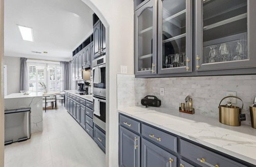Frisco House | 6BD Luxury Retreat w Backyard & Access Golf Course