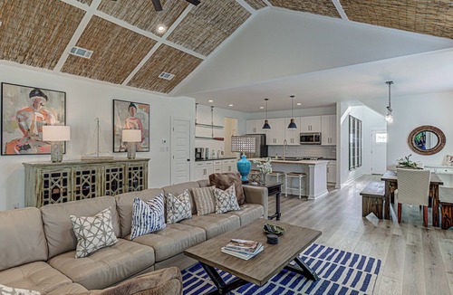 Cottonwood Shores House | 6BD Retreat for 14 Fire Pit | Patio | Lake Access
