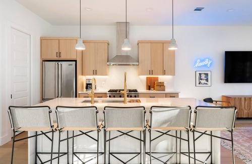 Bouldin House | 6BDR Luxe Pool Retreat City Views, Ping Pong, Foosball, Guest House | Henley