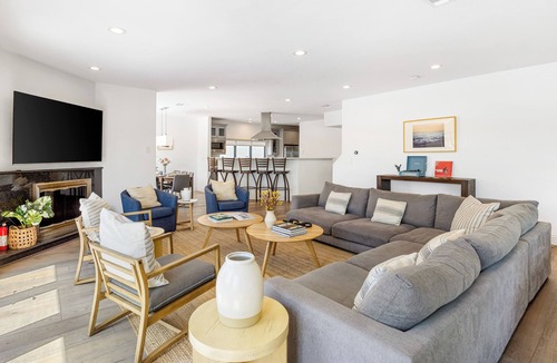 Los Feliz House | 6BDR Modern Oasis w/Game Room, Outdoor Living & Views! | Edendale by AvantStay