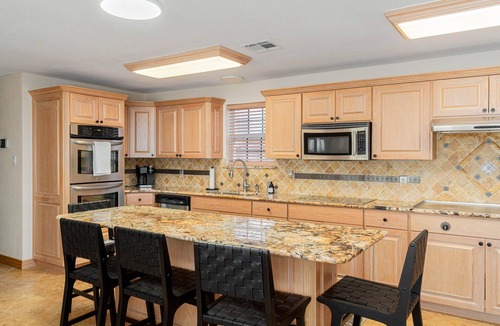 Kingston House | 6Bdrm 4ba Swim & Launch Close! Pool Table!