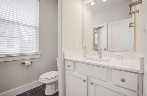 North University House | 6BDRM Hyde Park home near guad