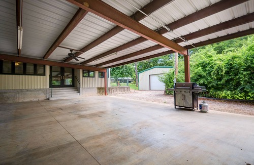 Kingston House | 6bdrm Walk to Beach or Marina! Swim, Fish, Launch!