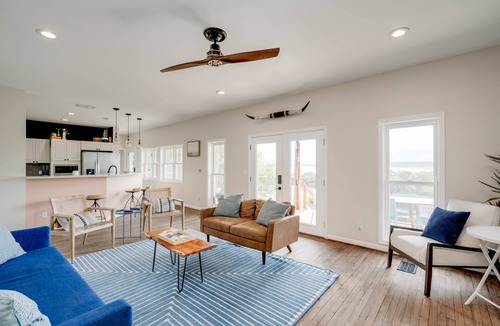 Buchanan Dam House | 6bed 4bath 3 Acres With 18i0 Degree Views Pool Firepit