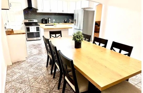 Eagle Pass House | 6Bedrooms/7Beds/3Bath/2Large Driveways/Pooltable/Arcade Machines