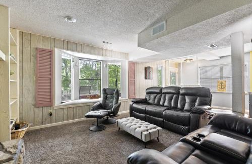 Linn Creek House | 6bedrooms, ramp boat dock slips water toys, nice cove area