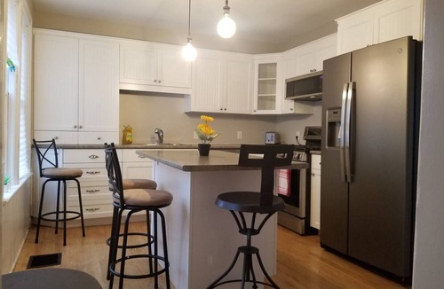 Fredericton House | 6beds2baths