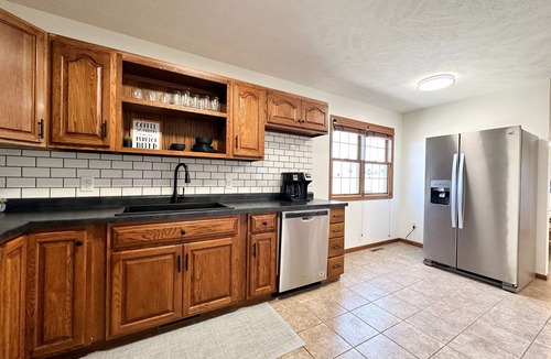 Kearney House | 6BR/2.5BA Home on Retreat-like Acreage