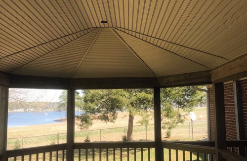 Henrico House | 6BR 3.5 BA Lakefront w/boathouse