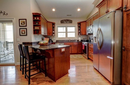 Arden House | 6br/4ba Home w/Game Rm - weekly & monthly rates available