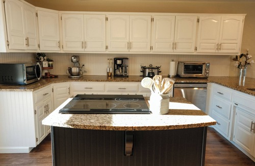 Liberty House | 6BR/5BA World Cup Retreat Perfect for Big Groups & Families