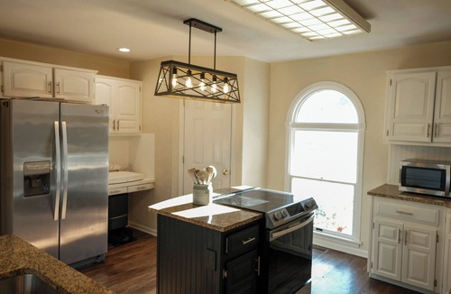 Liberty House | 6BR/5BA World Cup Retreat Perfect for Big Groups & Families