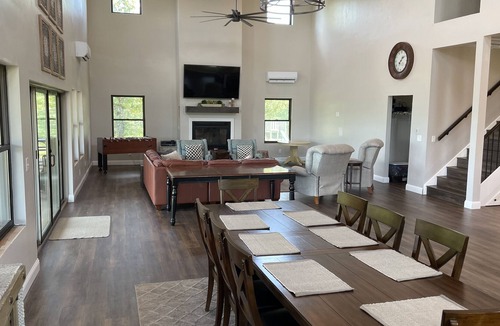 Lexington House | ✓6BR Barndominium ✓4 Bathrooms ✓For Families ✓Quiet ✓120 Acres ✓~4500 sq.ft.