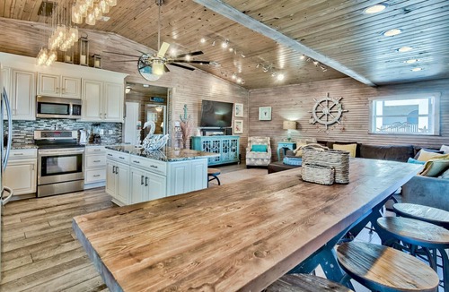 Holiday Isle House | 6BR Beach Views and Private Pool, Free Tiki Cruise