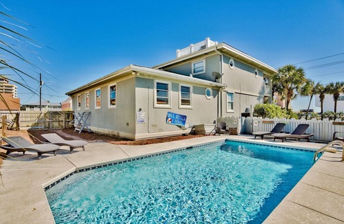 Holiday Isle House | 6BR Beach Views and Private Pool, Free Tiki Cruise
